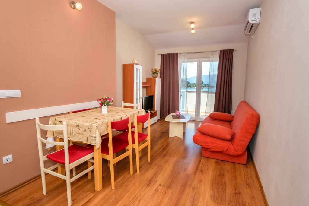 Apartments Galeb بلاتشي المظهر الخارجي الصورة