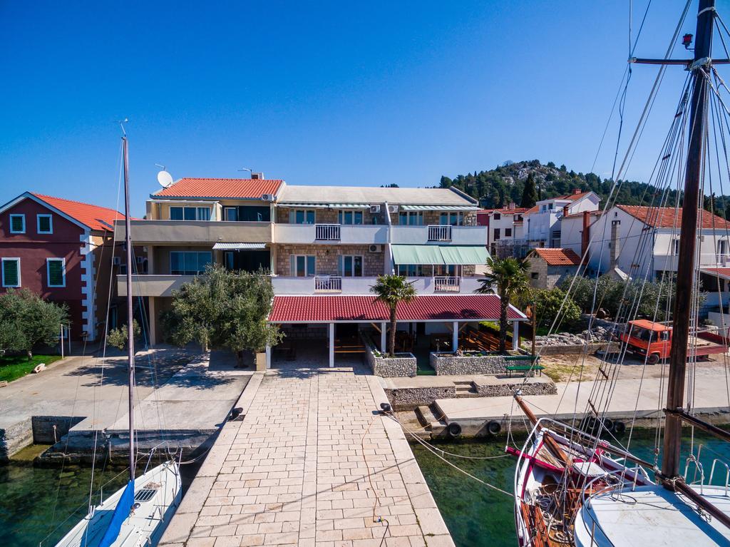 Apartments Galeb بلاتشي المظهر الخارجي الصورة